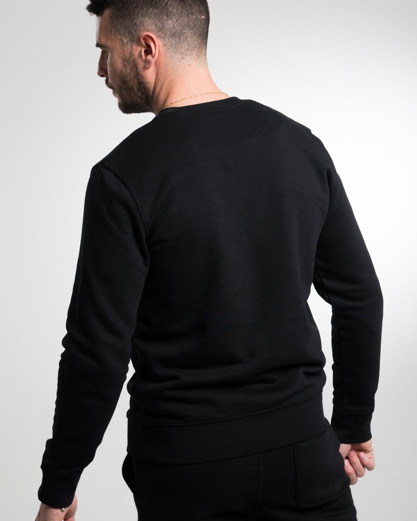 GLADIATOR SWEATER V2 black